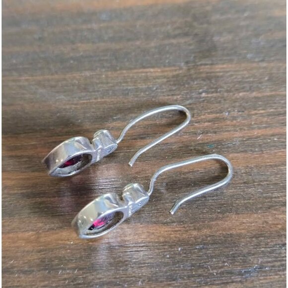 Discontinued Silpada "Get Glowing" Garnet & Pearl Earrings - Picture 8 of 9